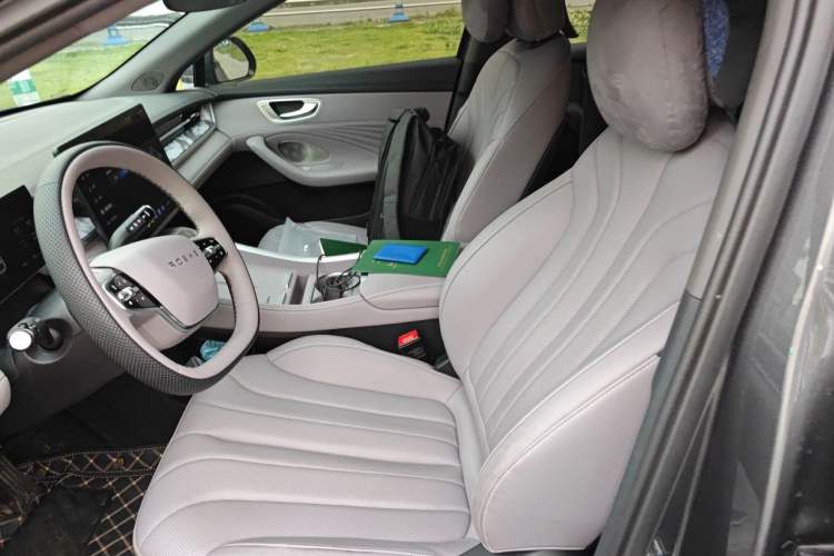 Used Roewe M7 DMH 2025 Model 160km Premium Version Left Front Seat