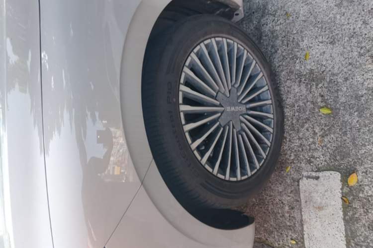 Used Roewe M7 DMH 2025 Model 160km Premium Version Left Front Wheel Hub