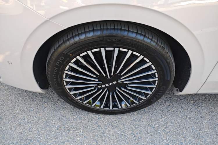 Used Roewe M7 DMH 2025 Model 160km Premium Version Left Front Wheel Hub
