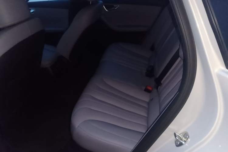 Used Roewe M7 DMH 2025 Model 160km Premium Version Left Rear Seat