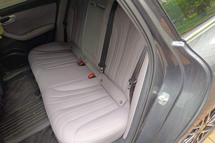 Used Roewe M7 DMH 2025 Model 160km Enjoyment Version Left Rear Seat