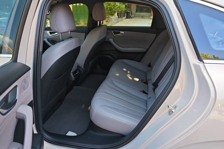 Used Roewe M7 DMH 2025 Model 160km Premium Version Left Rear Seat