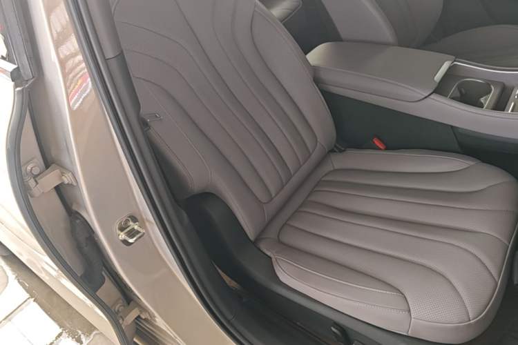 Used Roewe M7 DMH 2025 Model 160km Enjoyment Version Right Front Seat