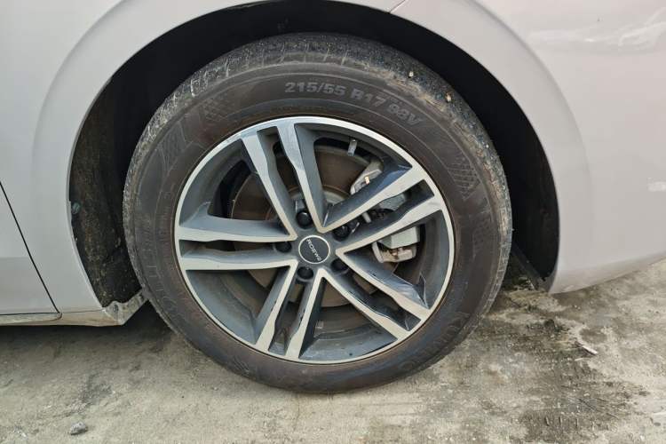 Used Roewe M7 DMH 2025 Model 160km Comfort Version Right Front Wheel Hub