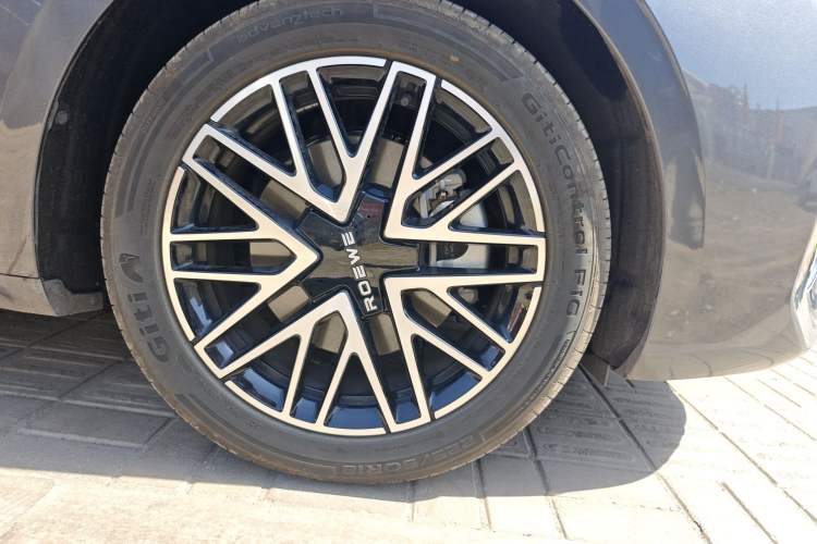 Used Roewe M7 DMH 2025 Model 160km Comfort Version Right Front Wheel Hub