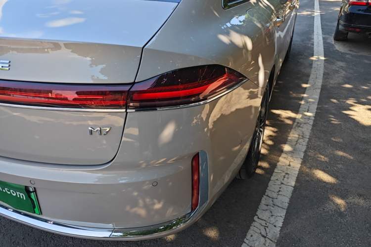 Used Roewe M7 DMH 2025 Model 160km Premium Version Right Rear Taillight