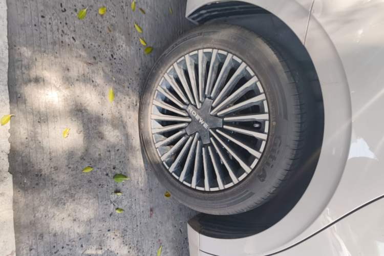 Used Roewe M7 DMH 2025 Model 160km Premium Version Right Rear Wheel Hub