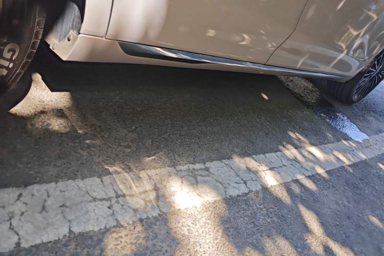Used Roewe M7 DMH 2025 Model 160km Premium Version Right Side Sill