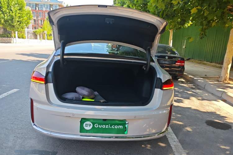 Used Roewe M7 DMH 2025 Model 160km Premium Version Trunk