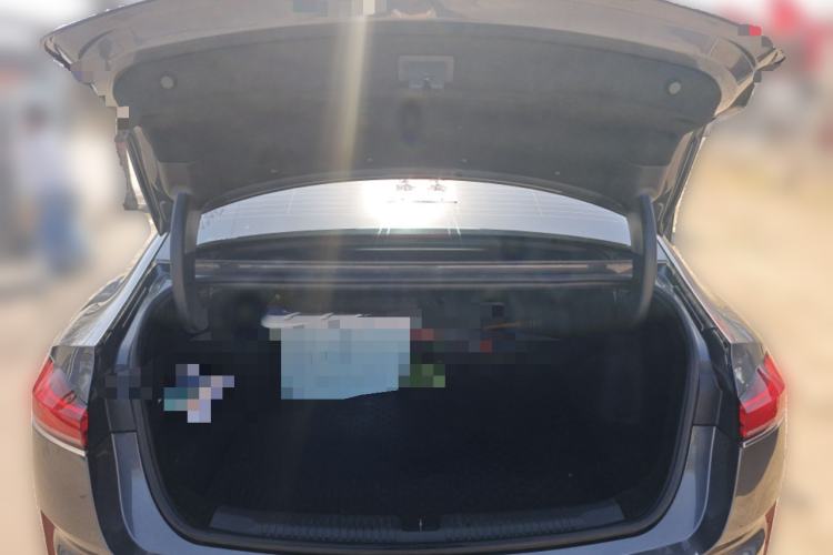 Used Roewe M7 DMH 2025 Model 160km Comfort Version Trunk