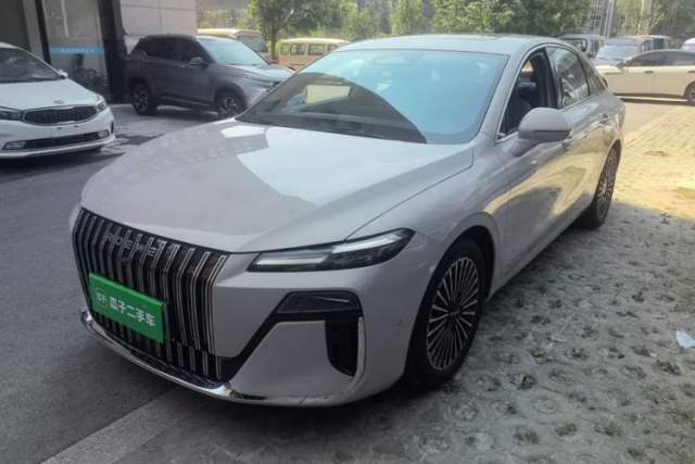 Ojetý Roewe M7 DMH 2025 Model 160km Premium Version