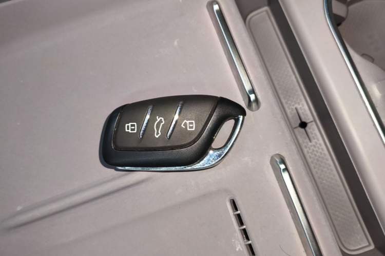 Used Roewe M7 DMH 2025 Model 160km Enjoyment Version Vehicle Key