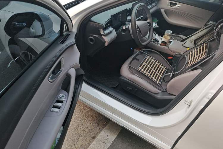 Used Roewe M7 DMH 2025 Model 160km Comfort Version Driver Seat