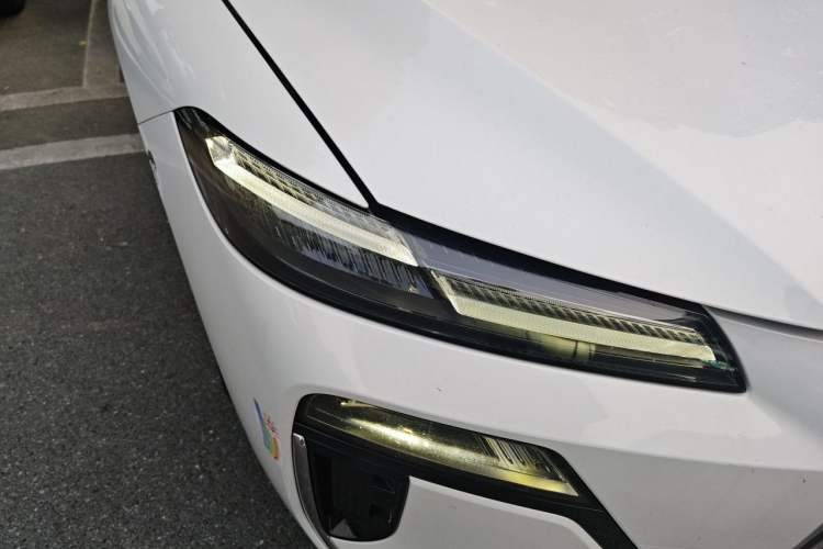 Used Roewe M7 DMH 2025 Model 160km Comfort Version Right Front Headlight