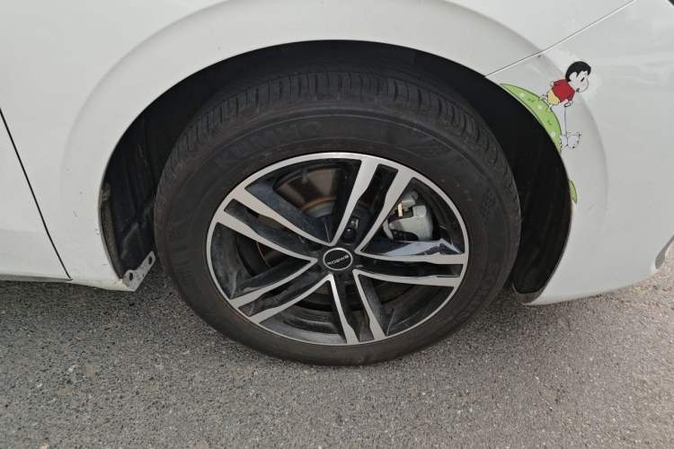 Used Roewe M7 DMH 2025 Model 160km Comfort Version Right Front Wheel Hub