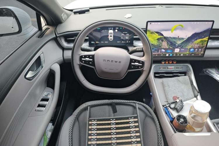 Used Roewe M7 DMH 2025 Model 160km Comfort Version Steering Wheel