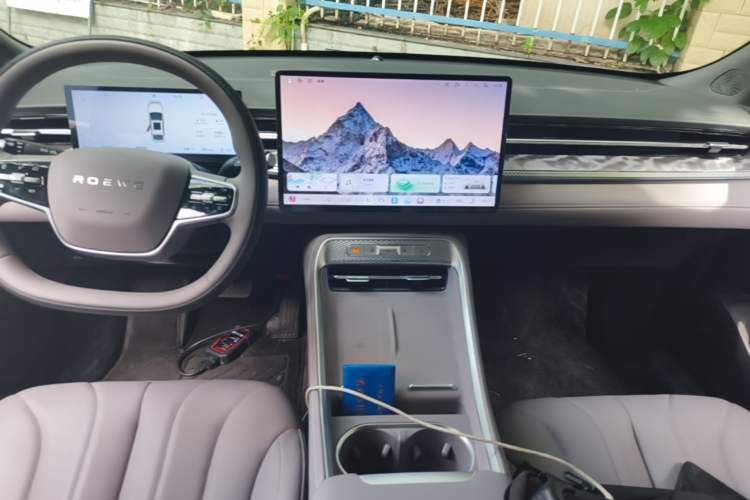 Used Roewe M7 DMH 2025 Model 160km Premium Version Audio And AC Panel