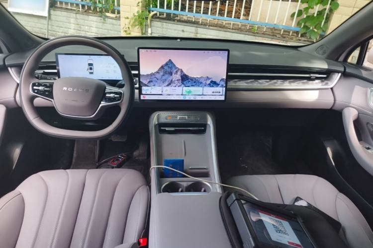 Used Roewe M7 DMH 2025 Model 160km Premium Version Center Console
