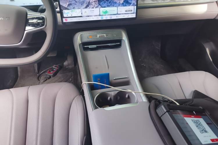 Used Roewe M7 DMH 2025 Model 160km Premium Version Gear Lever