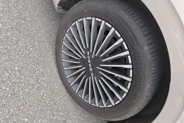 Used Roewe M7 DMH 2025 Model 160km Premium Version Right Front Wheel Hub
