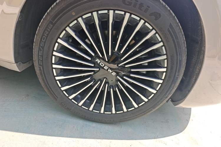 Used Roewe M7 DMH 2025 Model 160km Enjoyment Version Right Front Wheel Hub
