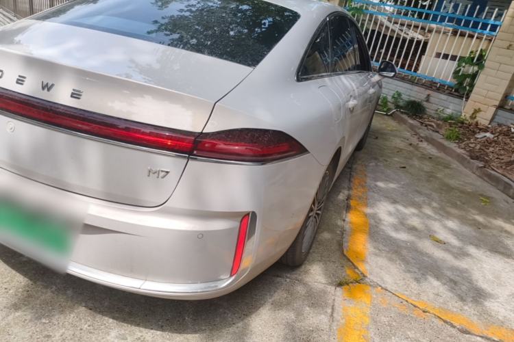 Used Roewe M7 DMH 2025 Model 160km Premium Version Right Rear Taillight