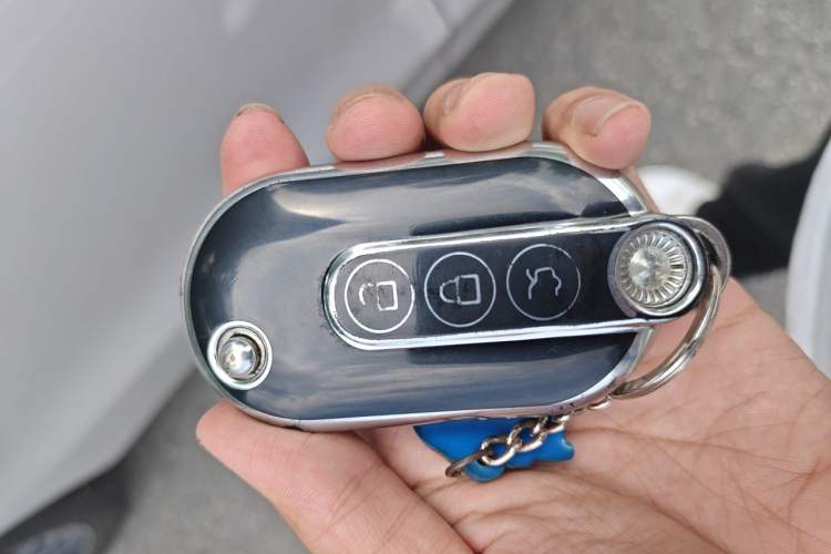 Used Roewe M7 DMH 2025 Model 160km Premium Version Vehicle Key
