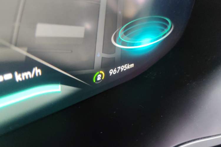 Used Roewe MARVEL X 2018 Rear-Drive Model Odometer Close Up