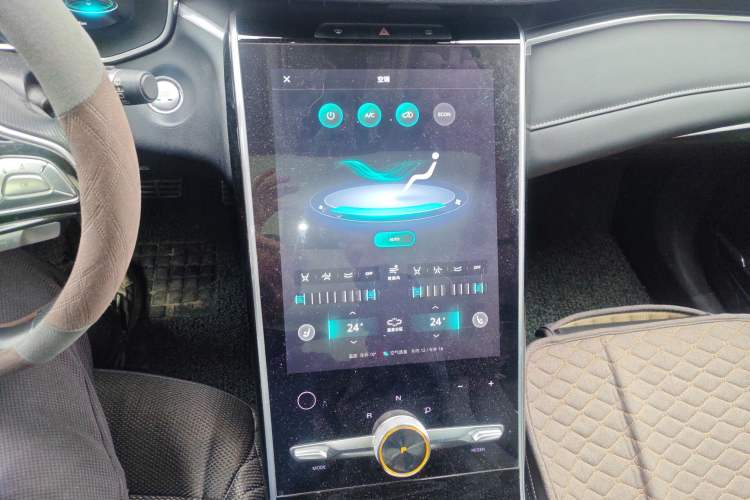 Used Roewe MARVEL X 2018 Rear-Drive Model Audio And AC Panel
