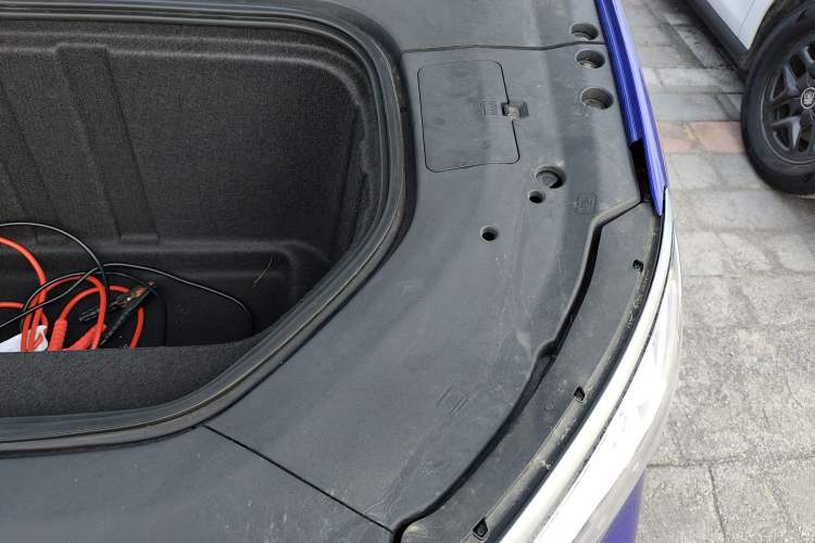 Used Roewe MARVEL X 2018 Rear-Drive Model Engine Bay Left