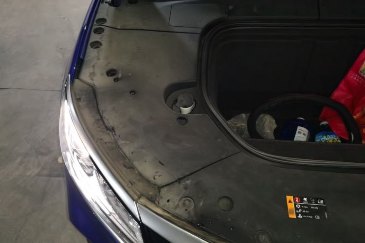 Used Roewe MARVEL X 2018 Rear-Drive Model Engine Bay Right