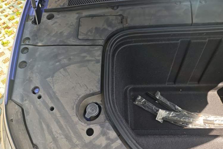 Used Roewe MARVEL X 2018 Rear-Drive Model Engine Bay Right
