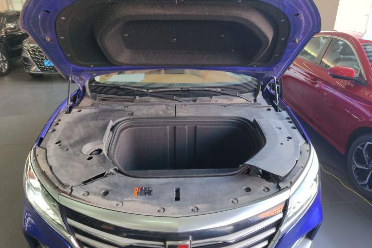 Used Roewe MARVEL X 2018 Rear-Drive Model Engine Bay