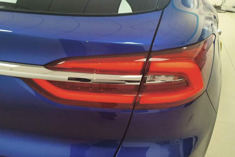 Used Roewe MARVEL X 2018 Rear-Drive Model Exterior 3