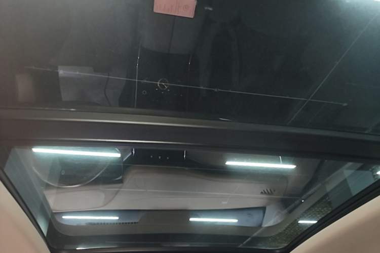 Used Roewe MARVEL X 2018 All-Wheel-Drive Model Headliner