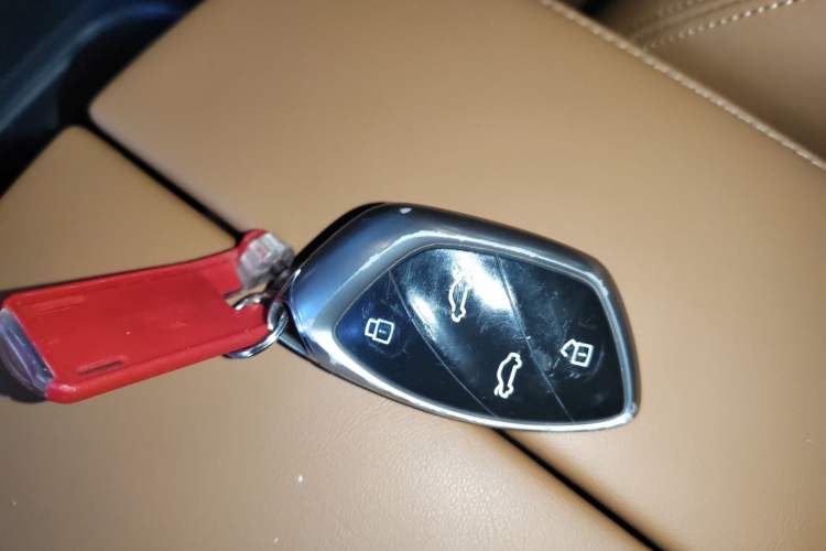 Used Roewe MARVEL X 2018 Rear-Drive Model Interior 1