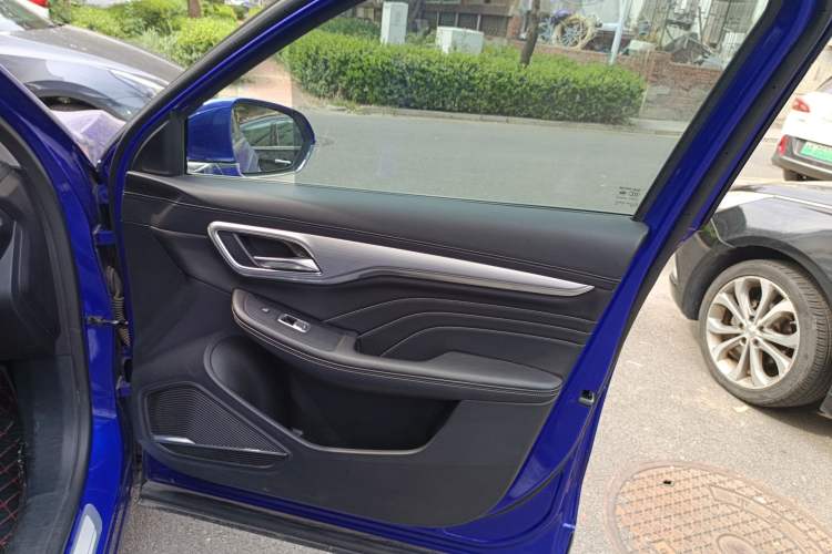 Used Roewe MARVEL X 2018 Rear-Drive Model Interior 5