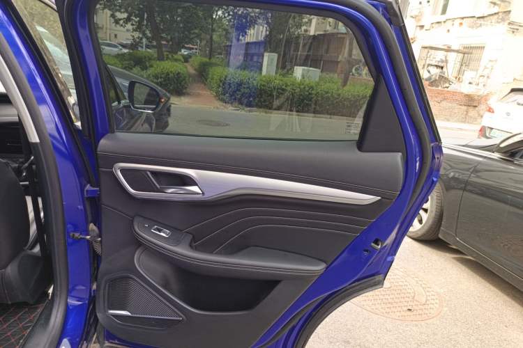 Used Roewe MARVEL X 2018 Rear-Drive Model Interior 6