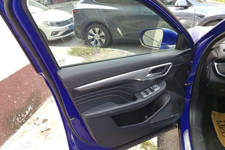 Used Roewe MARVEL X 2018 Rear-Drive Model Interior 7