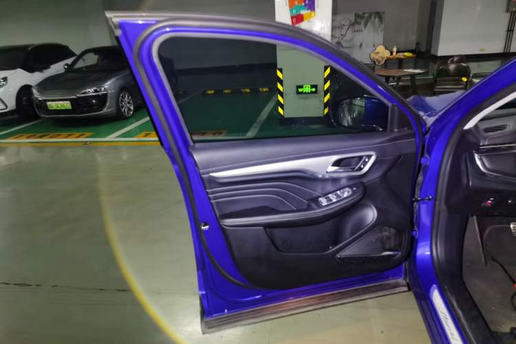 Used Roewe MARVEL X 2018 Rear-Drive Model Interior 7