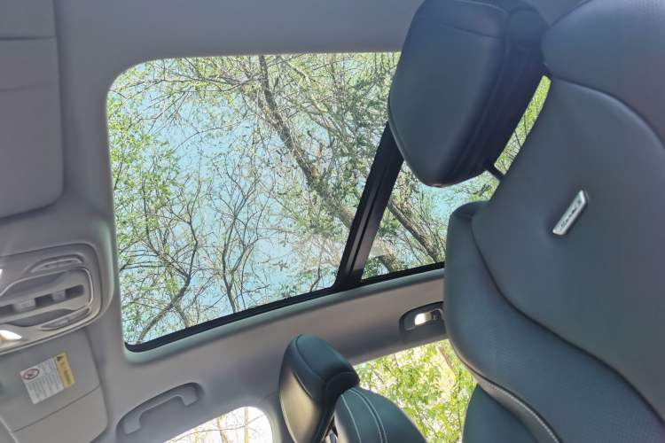 Used Roewe MARVEL X 2018 Rear-Drive Model Interior 8
