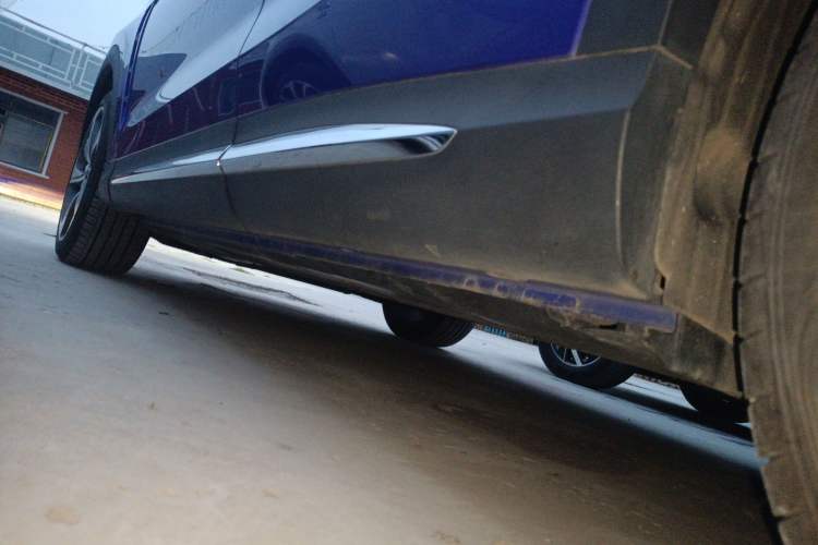 Used Roewe MARVEL X 2018 Rear-Drive Model Left Side Sill