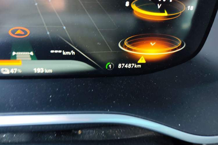 Used Roewe MARVEL X 2018 Rear-Drive Model Odometer Close Up