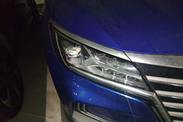 Used Roewe MARVEL X 2018 Rear-Drive Model Right Front Headlight