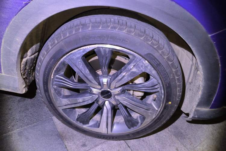 Used Roewe MARVEL X 2018 Rear-Drive Model Right Front Wheel Hub