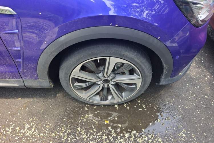 Used Roewe MARVEL X 2018 Rear-Drive Model Right Front Wheel Hub