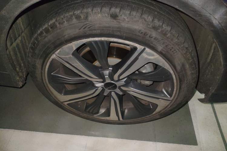 Used Roewe MARVEL X 2018 Rear-Drive Model Right Front Wheel Hub