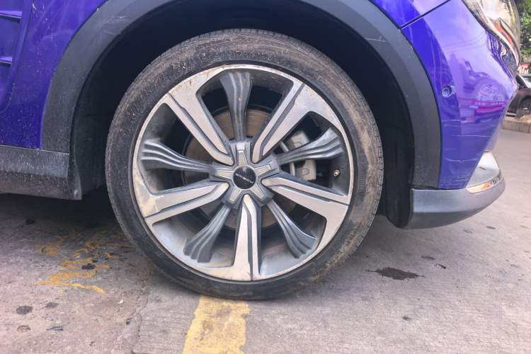 Used Roewe MARVEL X 2018 All-Wheel-Drive Model Right Front Wheel Hub