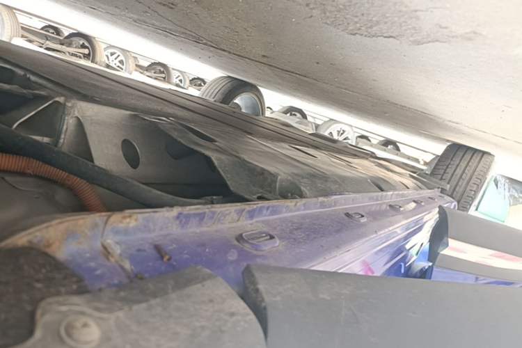 Used Roewe MARVEL X 2018 Rear-Drive Model Right Side Sill
