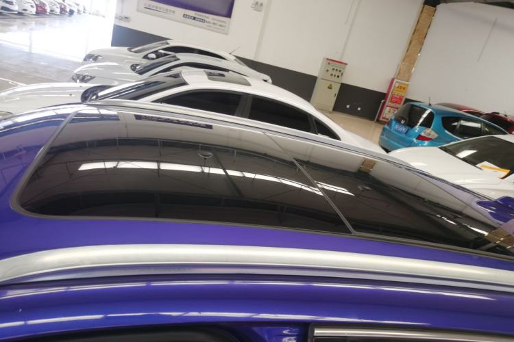 Used Roewe MARVEL X 2018 All-Wheel-Drive Model Roof